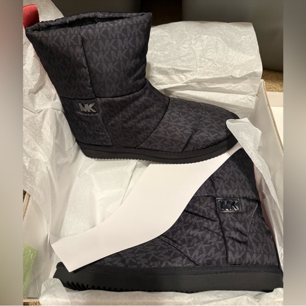 MICHAEL KORS Stark Logo Slip-On Boot - Picture 4 of 8